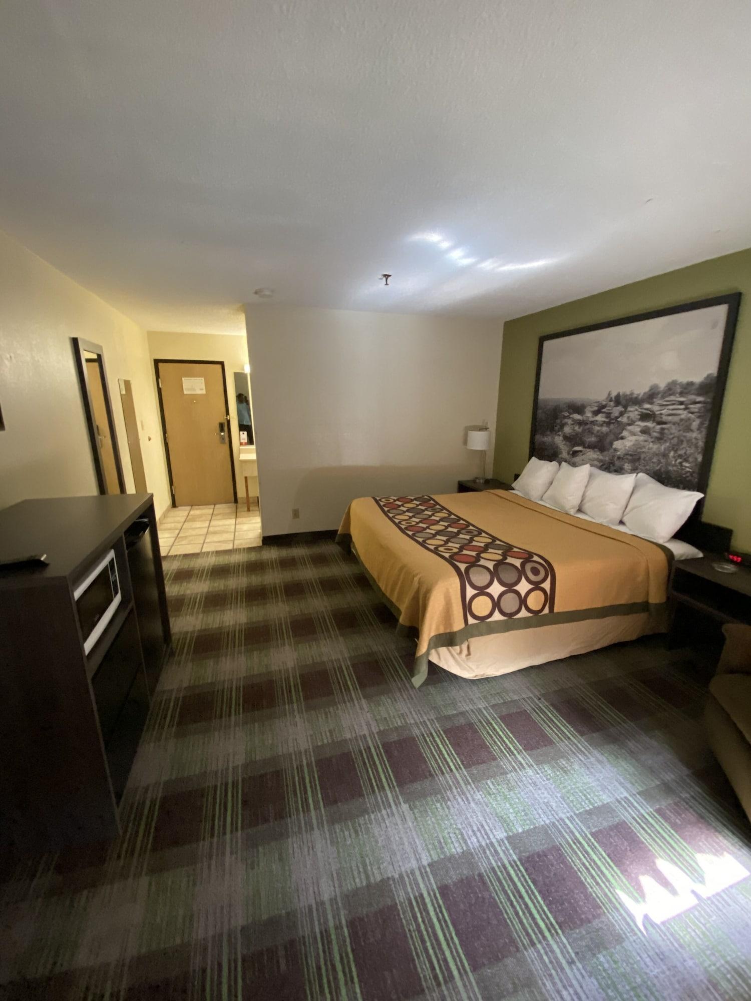 Super 8 By Wyndham Metropolis Motel Ngoại thất bức ảnh
